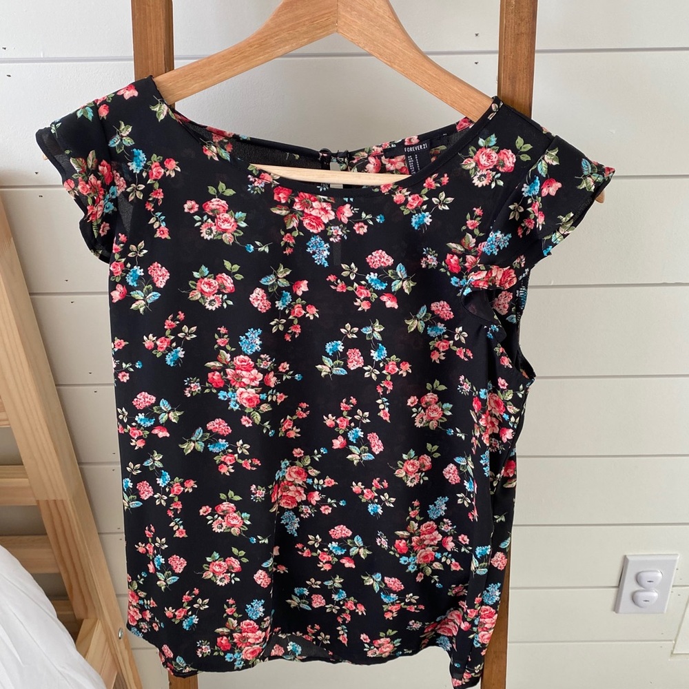 Floral ruffle sleeve blouse